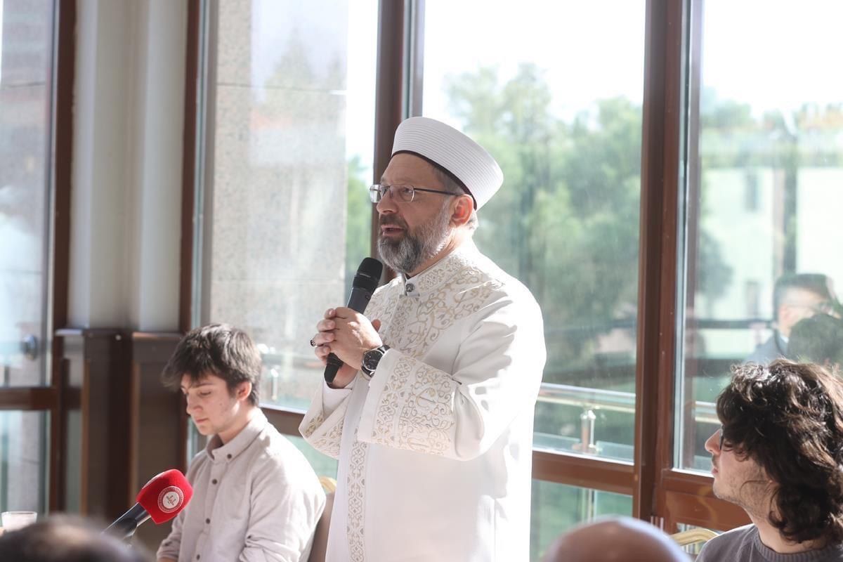 Diyanet İşleri Başkanı Erbaş, Antalya’da hafızlık öğrencilerimizle buluştu