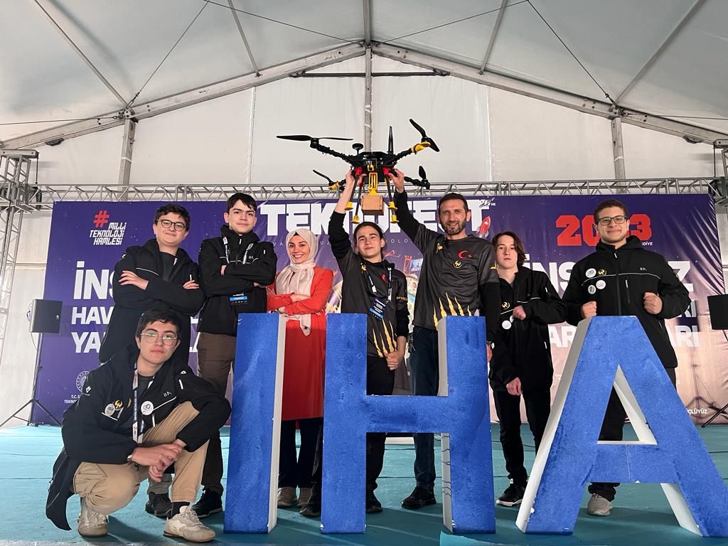 Eagle Tech Robotics takımımız İHA kategorisinde Teknofest 1.si 🏆