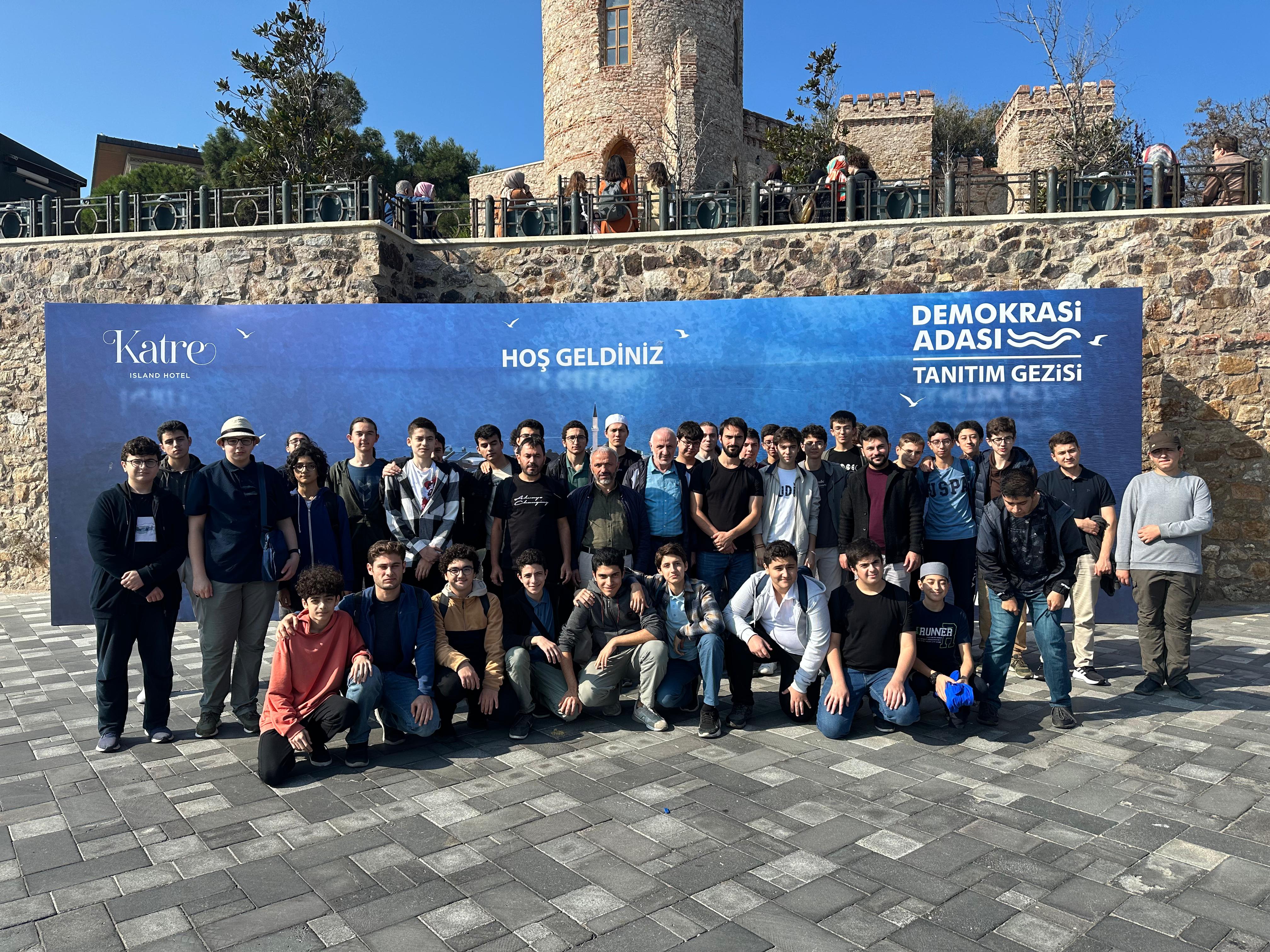 Demokrasi ve Özgürlükler Adası Gezisi